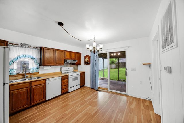 746 Imperial Road, Valparaiso, IN 46385