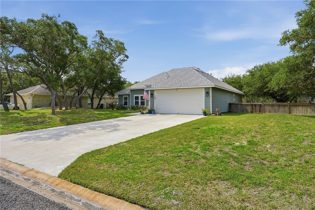 108 S Sierra Woods, Rockport, TX 78382 — photo 2