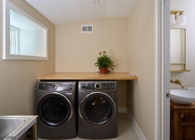30 N Franklin St, Lambertville City, NJ 08530