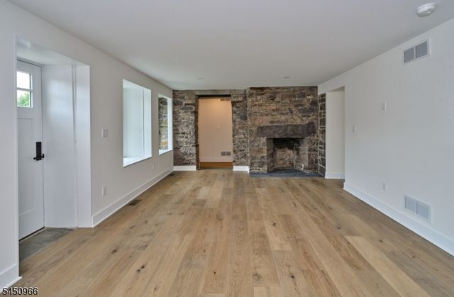 30 N Franklin St, Lambertville City, NJ 08530