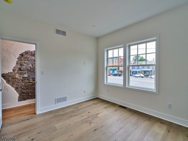 30 N Franklin St, Lambertville City, NJ 08530