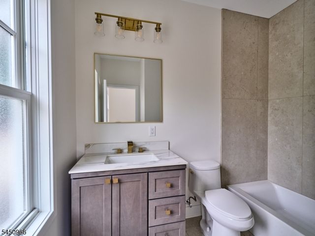 30 N Franklin St, Lambertville City, NJ 08530