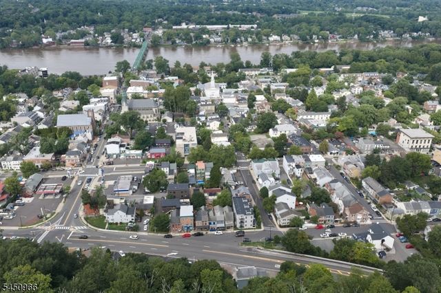 30 N Franklin St, Lambertville City, NJ 08530