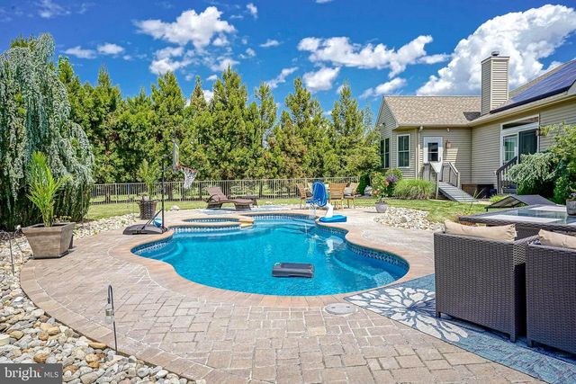 411 WINTERBERRY LN, Hammonton, NJ 08037