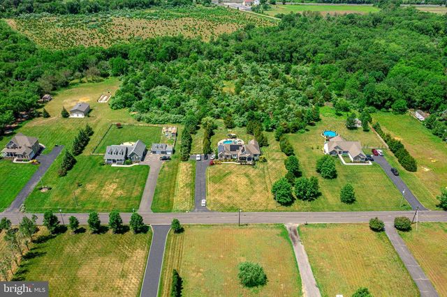 411 WINTERBERRY LN, Hammonton, NJ 08037