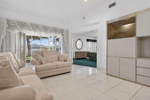 9764 Malvern Dr, Tamarac, FL 33321