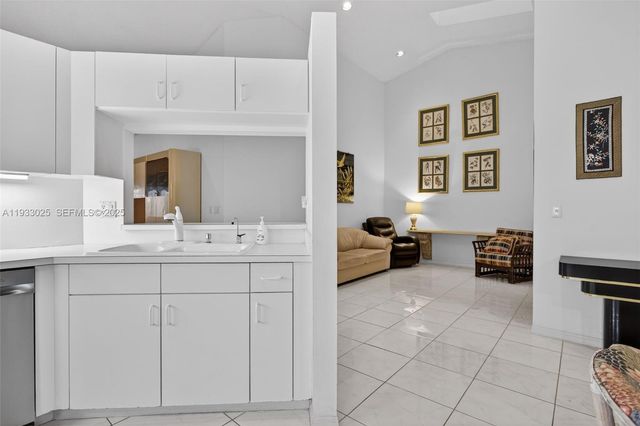 9764 Malvern Dr, Tamarac, FL 33321