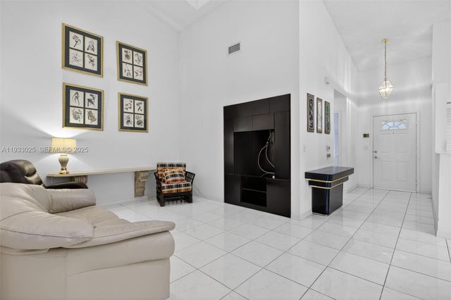 9764 Malvern Dr, Tamarac, FL 33321