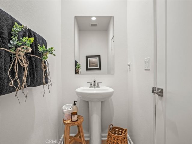 633 S Motif, Anaheim, CA 92805