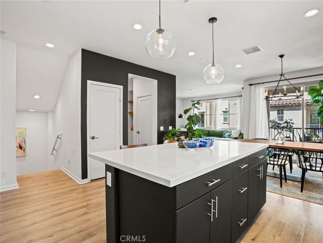 633 S Motif, Anaheim, CA 92805