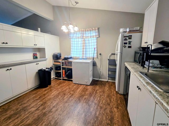8462 grand Avenue, Omaha, NE 68134