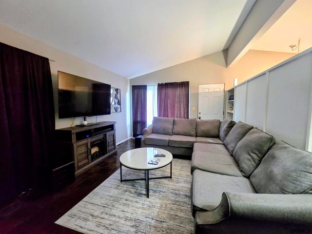 8462 grand Avenue, Omaha, NE 68134