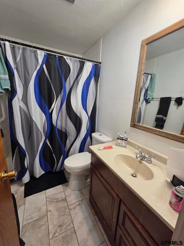 8462 grand Avenue, Omaha, NE 68134