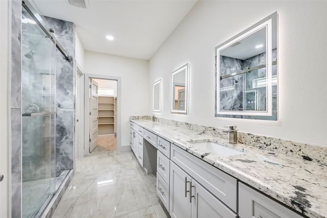 1102 Fort Worth St Street, Grand Prairie, TX 75050