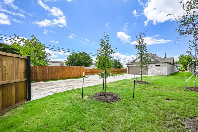 1102 Fort Worth Street, Grand Prairie, TX 75050