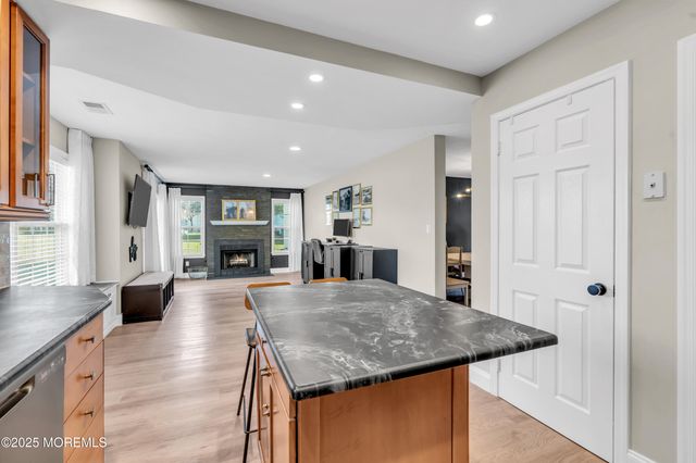 233 Paddington Court 8-3, Manalapan, NJ 07726