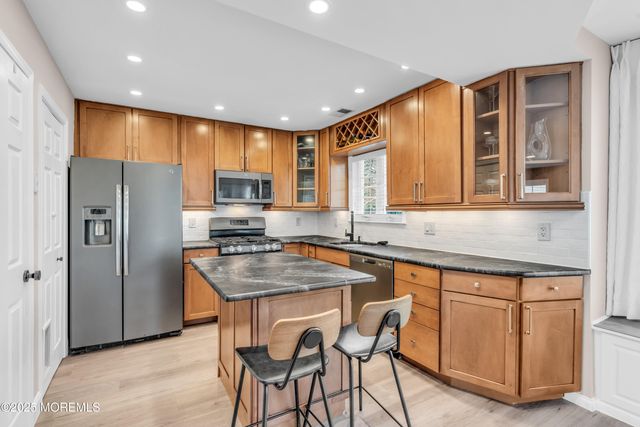 233 Paddington Court 8-3, Manalapan, NJ 07726