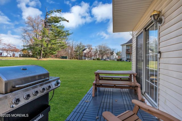 233 Paddington Court 8-3, Manalapan, NJ 07726