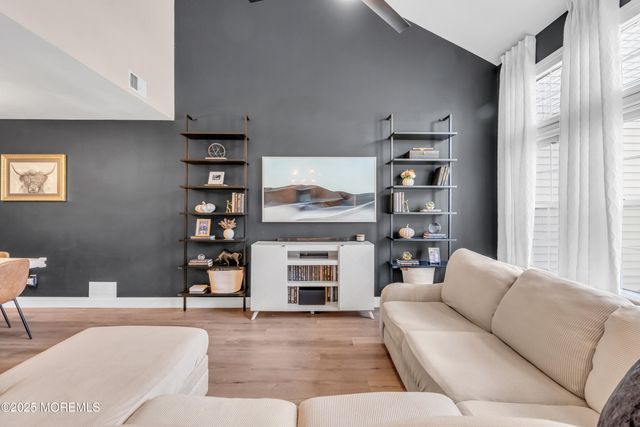 233 Paddington Court 8-3, Manalapan, NJ 07726