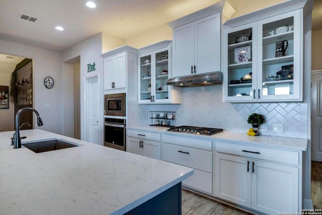 1230 Roaring Falls, New Braunfels, TX 78132