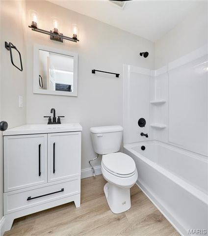 1329 S Wheaton Drive, St Charles, MO 63301