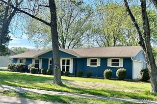 1329 S Wheaton Drive, St Charles, MO 63301