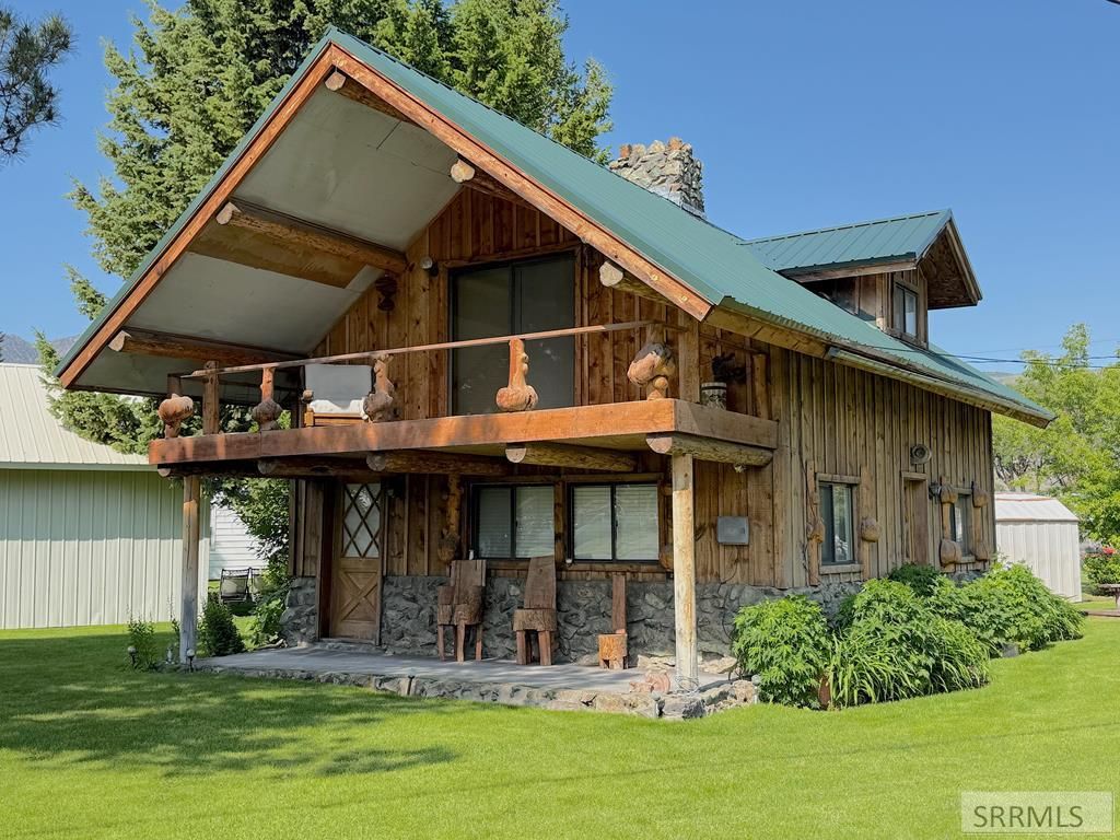 Image 1 of property listing at 501 W Pine Avenue, Mackay, ID 83251