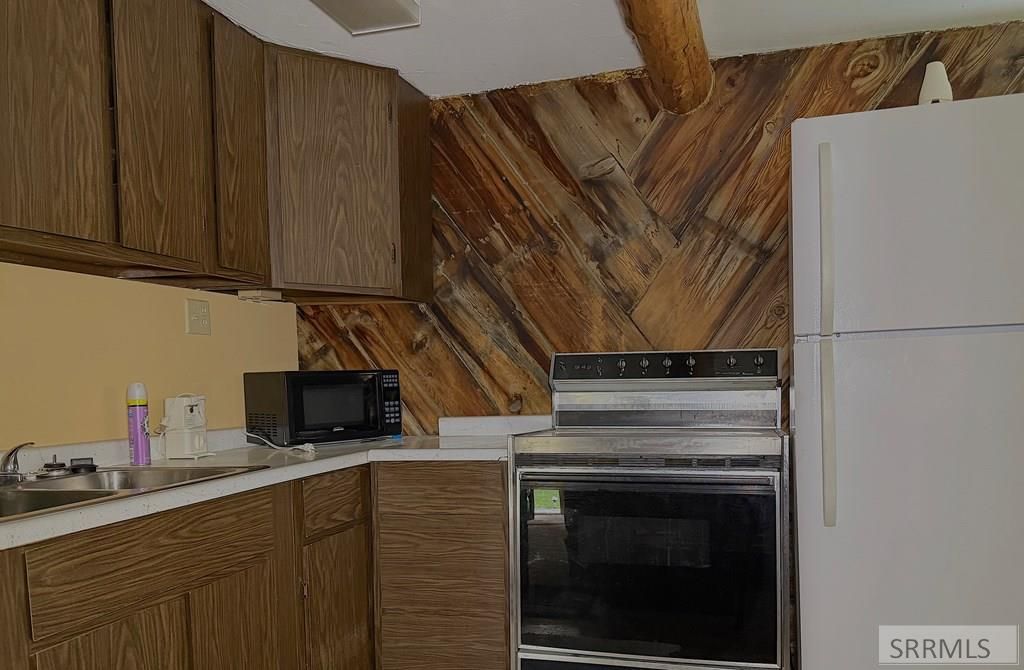 Image 11 of property listing at 501 W Pine Avenue, Mackay, ID 83251