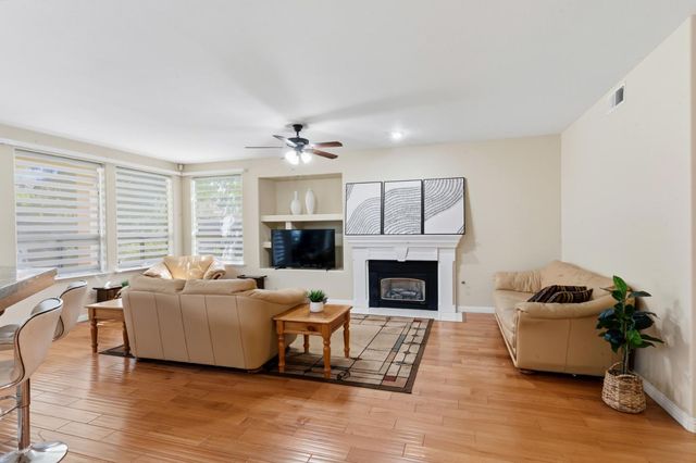 10365 N Pierpont Circle, Fresno, CA 93730