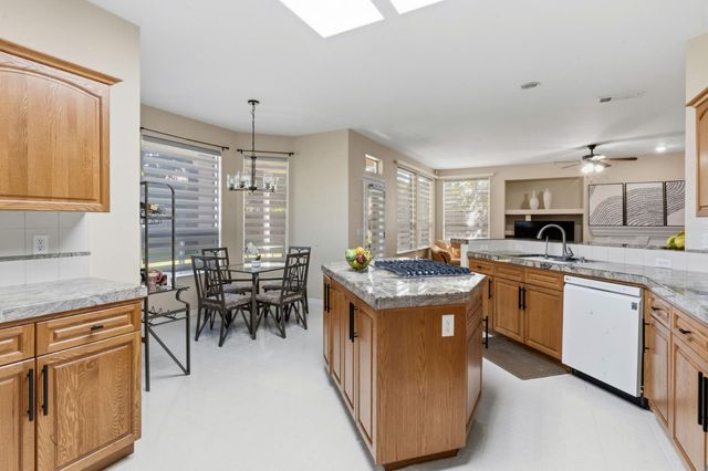 10365 N Pierpont Circle, Fresno, CA 93730