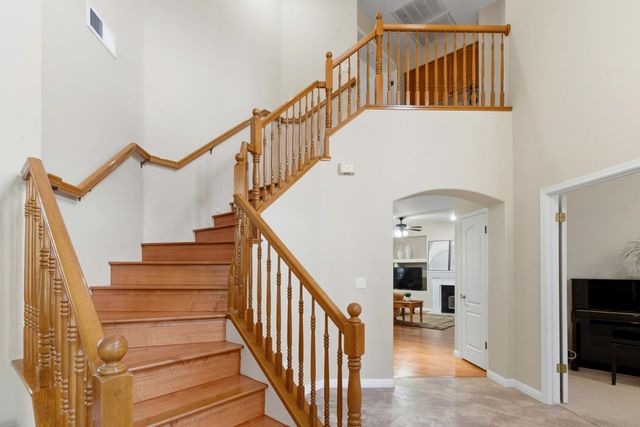 10365 N Pierpont Circle, Fresno, CA 93730