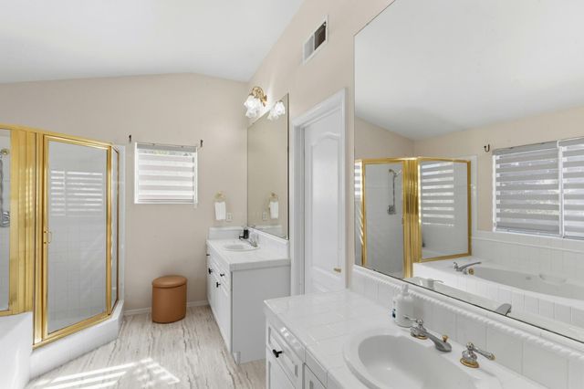 10365 N Pierpont Circle, Fresno, CA 93730