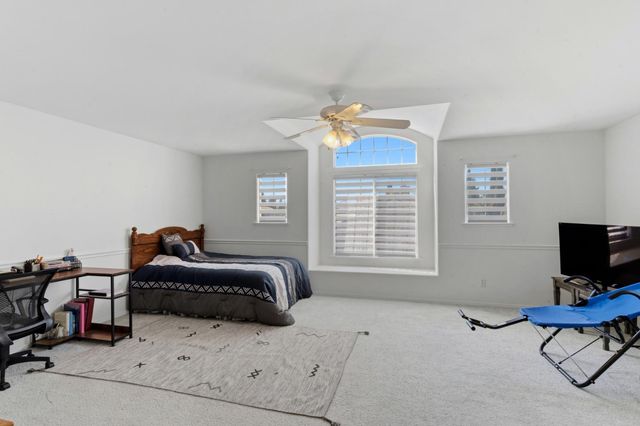 10365 N Pierpont Circle, Fresno, CA 93730
