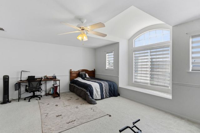 10365 N Pierpont Circle, Fresno, CA 93730