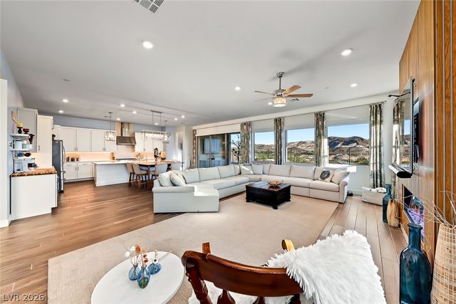 5 Barrio Alto Court, Henderson, NV 89011