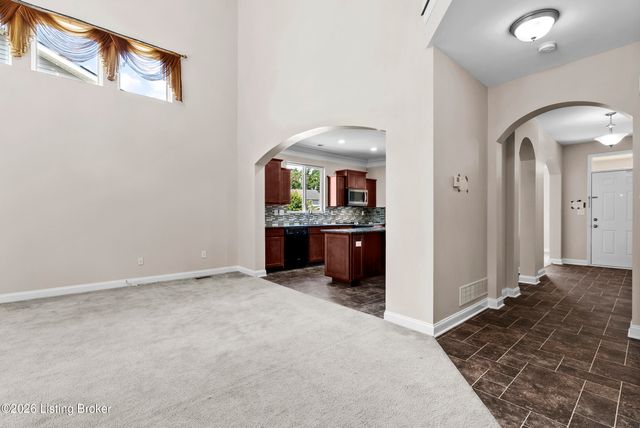 9108 Tamarack Grove Ln, Louisville, KY 40291