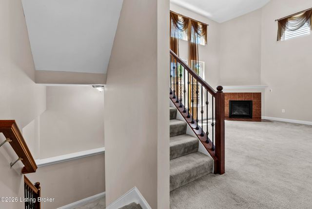 9108 Tamarack Grove Ln, Louisville, KY 40291