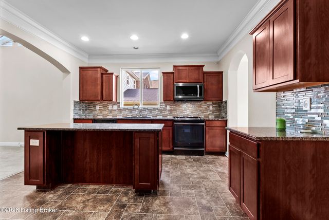 9108 Tamarack Grove Ln, Louisville, KY 40291