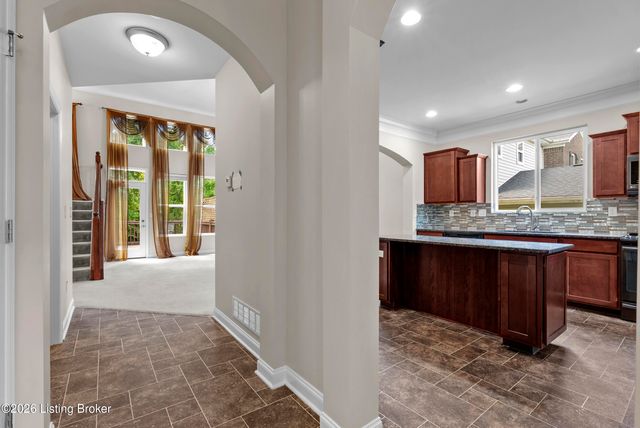 9108 Tamarack Grove Ln, Louisville, KY 40291