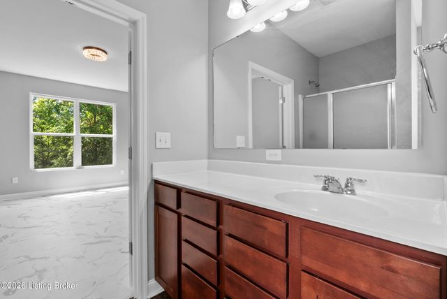 9108 Tamarack Grove Ln, Louisville, KY 40291