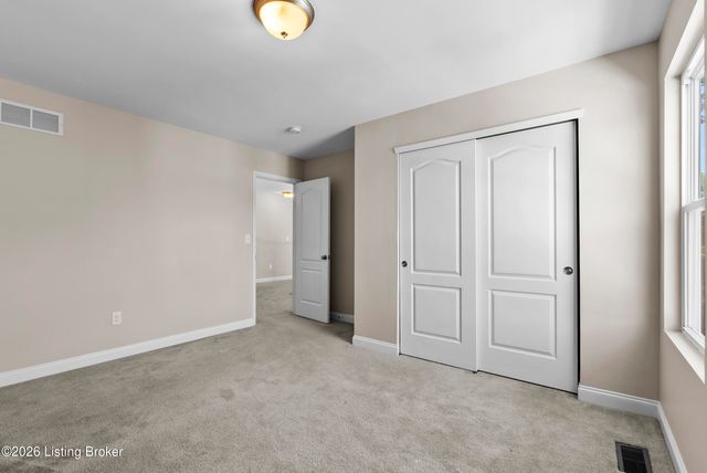 9108 Tamarack Grove Ln, Louisville, KY 40291