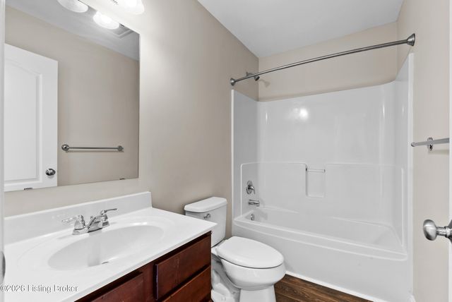 9108 Tamarack Grove Ln, Louisville, KY 40291