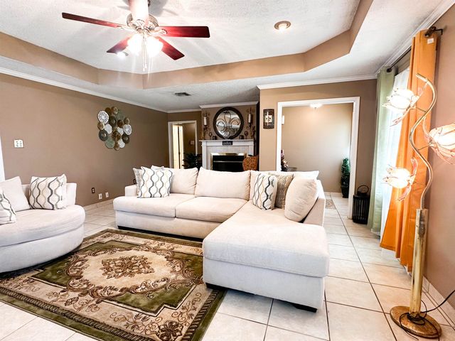 109 Rosedown Dr, Thibodaux, LA 70301