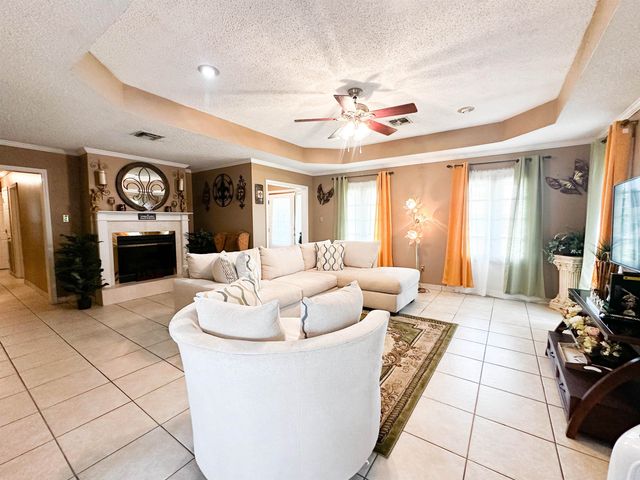 109 Rosedown Dr, Thibodaux, LA 70301