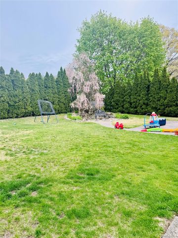 195 Maple Street, Medford, NY 11763