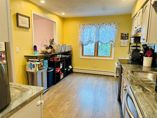 195 Maple Street, Medford, NY 11763
