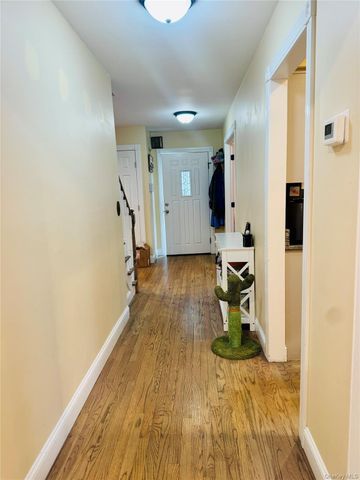 195 Maple Street, Medford, NY 11763