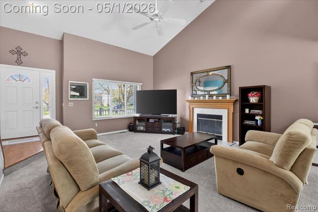 1049 Yale Drive, Oxford, MI 48371