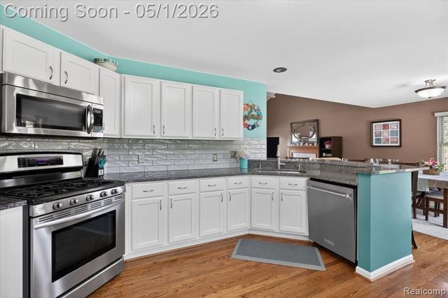 1049 Yale Drive, Oxford, MI 48371