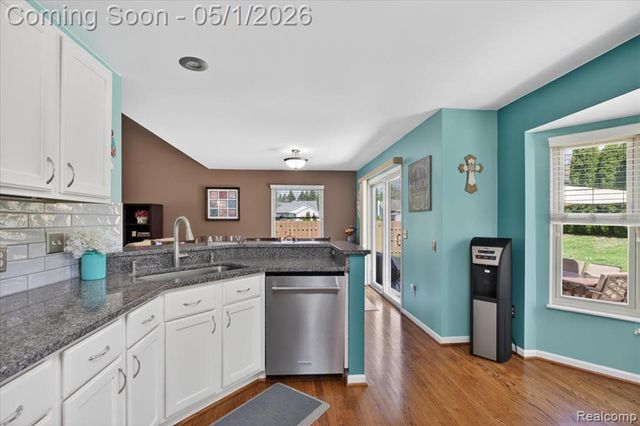 1049 Yale Drive, Oxford, MI 48371